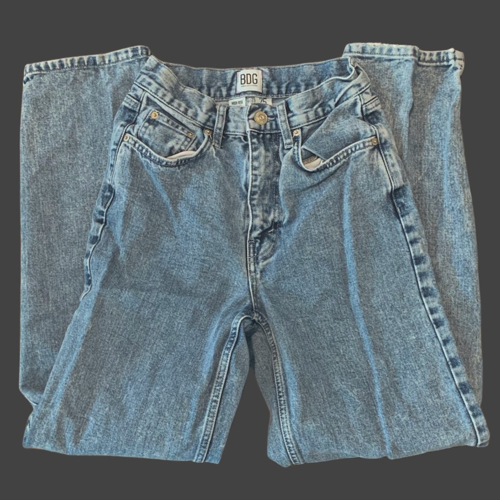 🦕 deadstock BDG urban outfitters high rise light wash mom jeans size 25 (1)